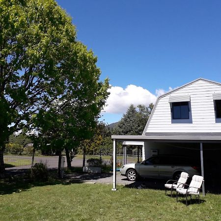 The Barn In Turangi Villa Exterior foto